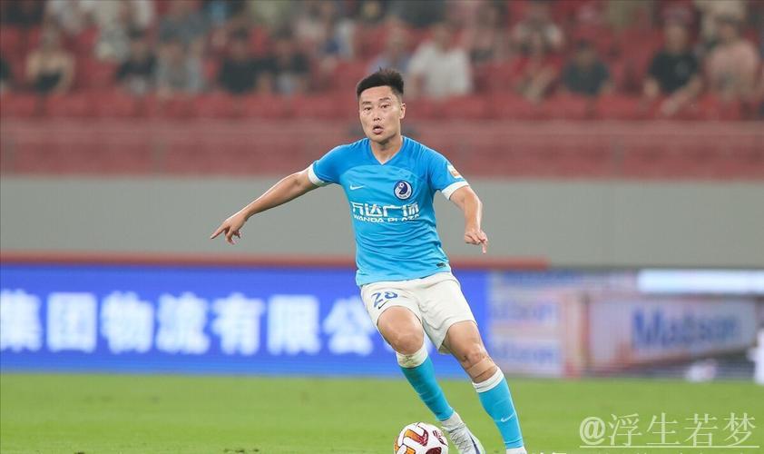 费煜助力大连英博以胜利庆祝